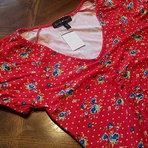 $4 SALE! Red Floral Top. New!
